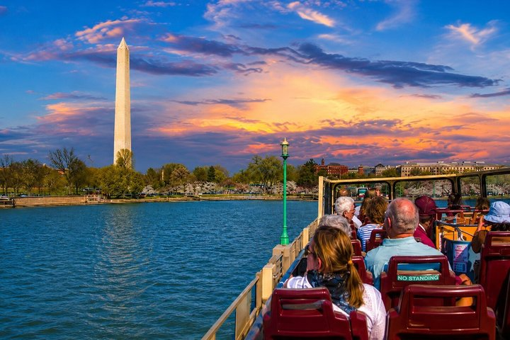 Monuments and Memorials Night Tour by Open-top Bus with Guide - Photo 1 of 14